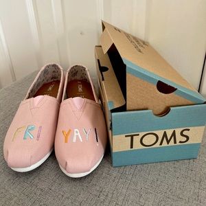 Women’s TOMS “Friyay” Size 8